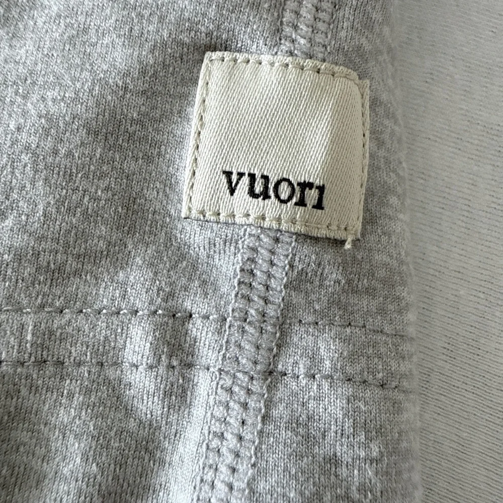 Vuori Halo Performance Shorts Women XL Gray Athleisure Yoga Lounge